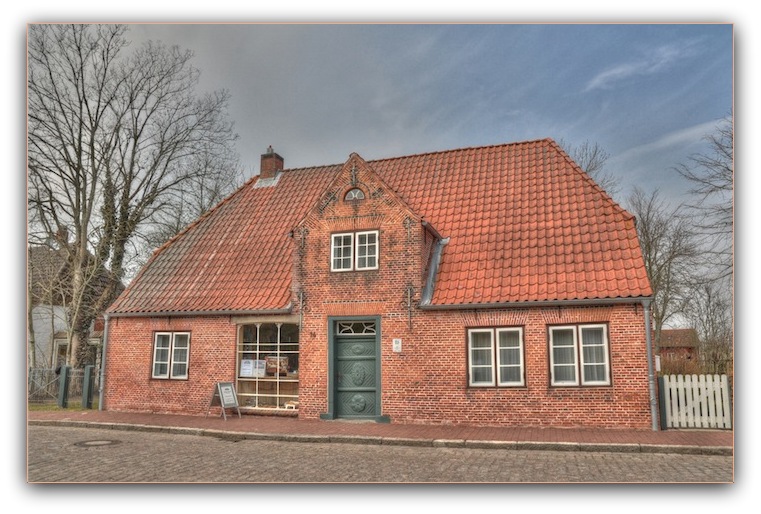 Blick auf die Eingangsseite des Haus Peters.